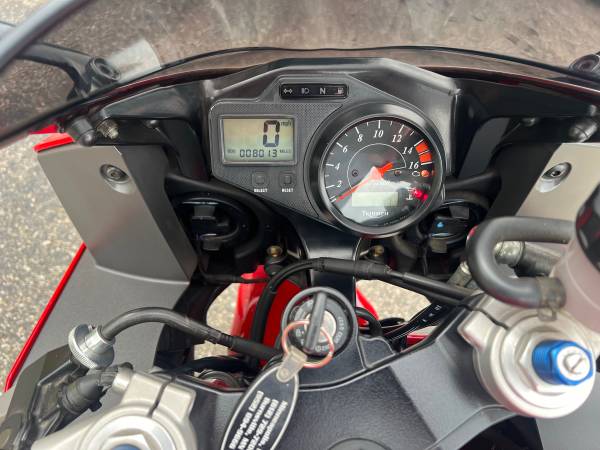2004 Triumph, dovoz USA — foto 6 z 11