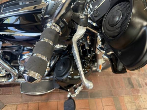 2016 Harley-Davidson, dovoz USA — foto 8 z 12