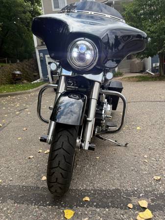 2011 Harley-Davidson, dovoz USA — foto 6 z 8