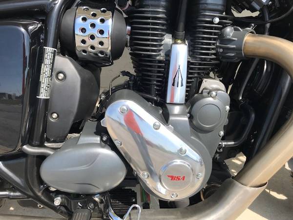 2026 Triumph, zlatá, dovoz USA — foto 11 z 12