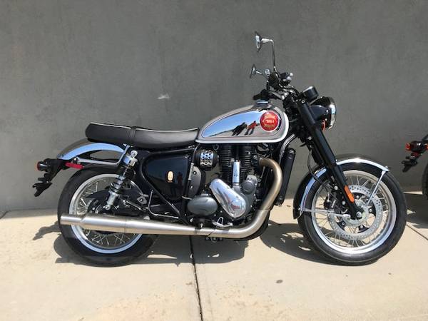 2026 Triumph, zlatá, dovoz USA — foto 7 z 12