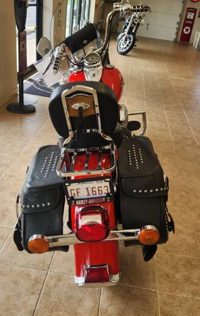 2010 Harley-Davidson, červená, dovoz USA — foto 2 z 6