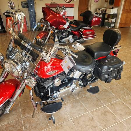 2010 Harley-Davidson, červená, dovoz USA — foto 3 z 6