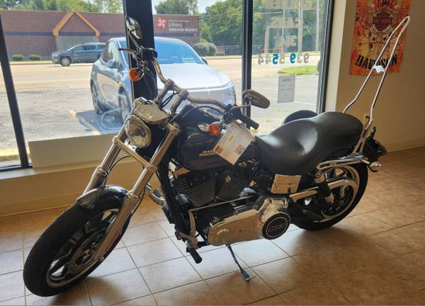 2016 Harley-Davidson, dovoz USA — foto 4 z 9