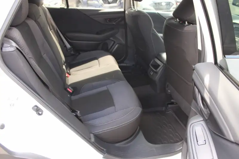 2024 Subaru Outback Commodité, bílá, 51 314 km, dovoz Kanada — foto 11 z 12