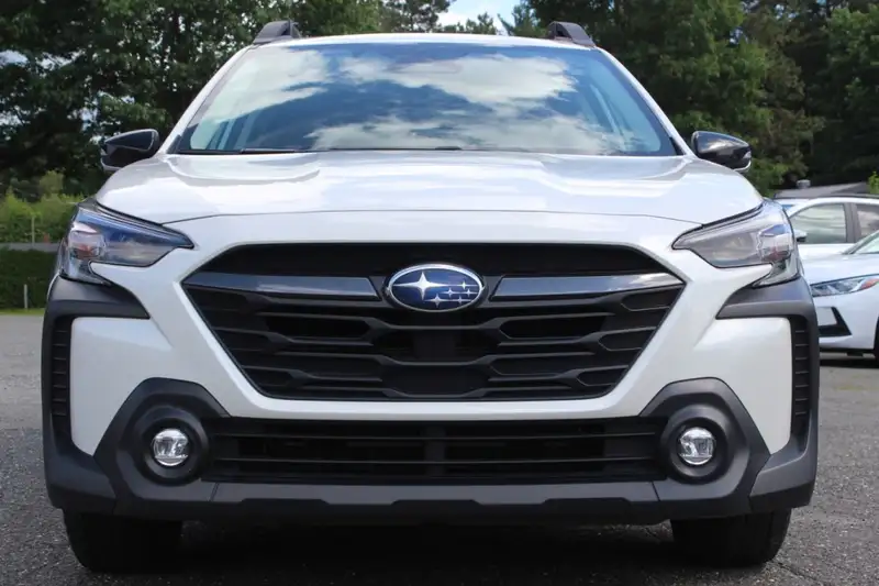 2024 Subaru Outback Commodité, bílá, 51 314 km, dovoz Kanada — foto 8 z 12
