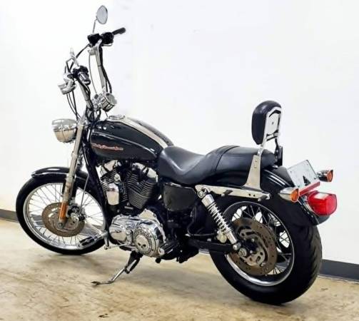 2007 Harley-Davidson, dovoz USA — foto 5 z 12