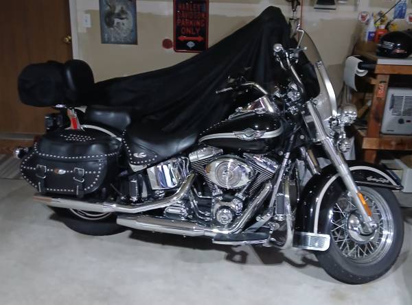 2003 Harley-Davidson, dovoz USA — foto 2 z 3