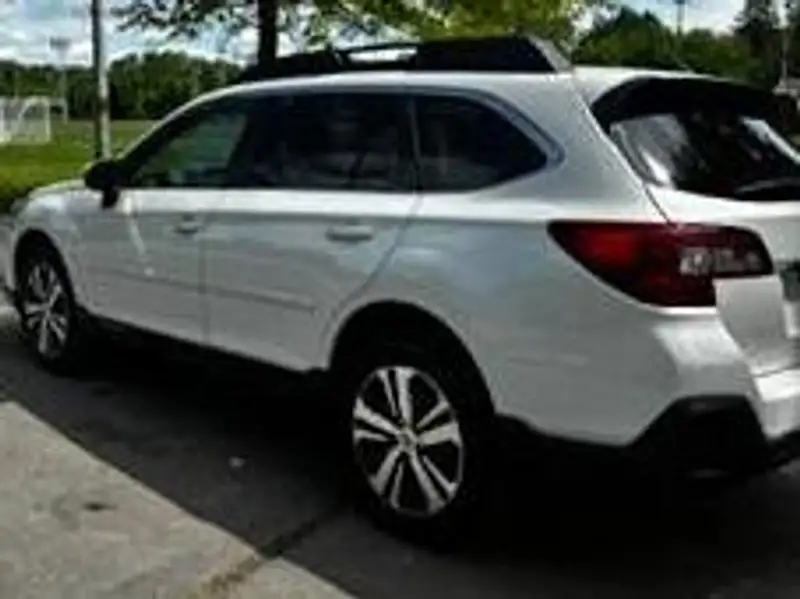2019 Subaru Outback Limited, bílá, 99 990 km, dovoz Kanada — foto 3 z 12