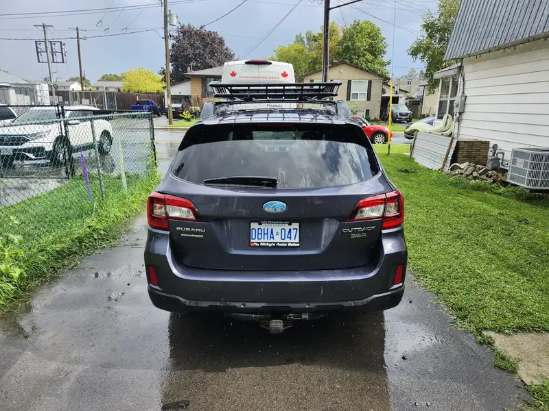 2017 Subaru Outback, 241 000 km, dovoz Kanada — foto 2 z 8