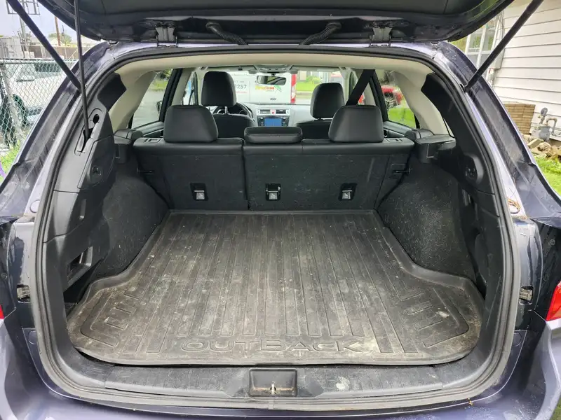 2017 Subaru Outback, 241 000 km, dovoz Kanada — foto 4 z 8