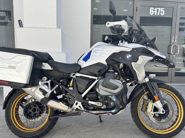 2023 BMW, dovoz USA — foto 2 z 12