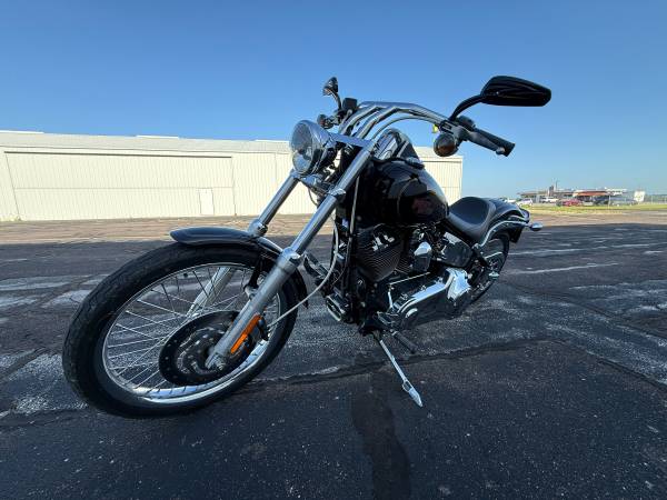 2007 Harley-Davidson, dovoz USA — foto 6 z 12