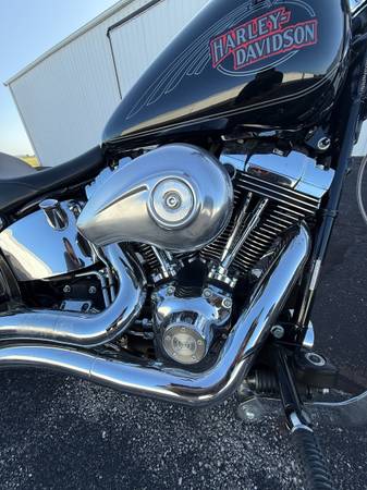 2007 Harley-Davidson, dovoz USA — foto 9 z 12