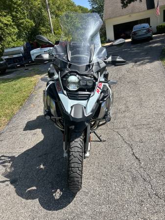 2021 BMW, dovoz USA — foto 3 z 9