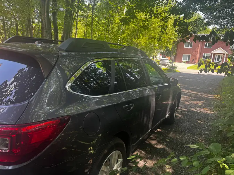 2015 Subaru Outback, šedá, 210 000 km, dovoz Kanada — foto 2 z 7
