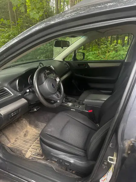 2015 Subaru Outback, šedá, 210 000 km, dovoz Kanada — foto 5 z 7