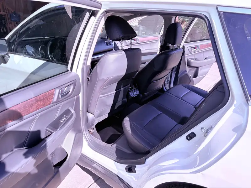 2018 Subaru Outback, bílá, 198 000 km, dovoz Kanada — foto 10 z 11