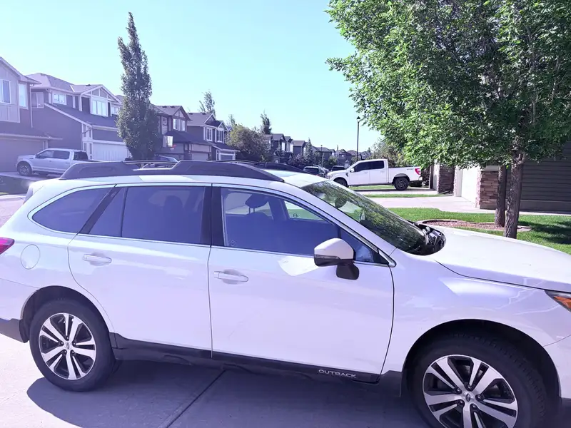 2018 Subaru Outback, bílá, 198 000 km, dovoz Kanada — foto 2 z 11