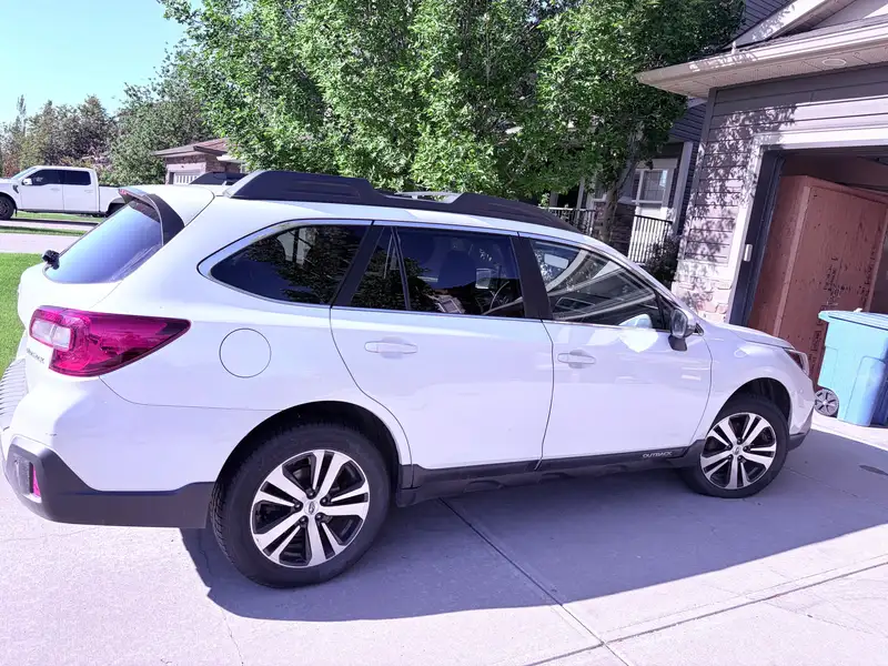 2018 Subaru Outback, bílá, 198 000 km, dovoz Kanada — foto 5 z 11