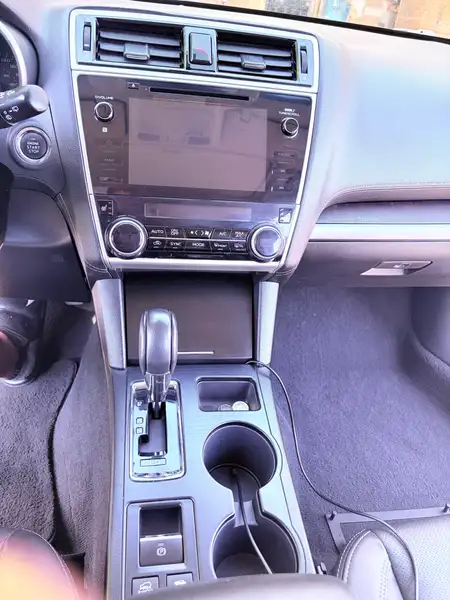 2018 Subaru Outback, bílá, 198 000 km, dovoz Kanada — foto 9 z 11