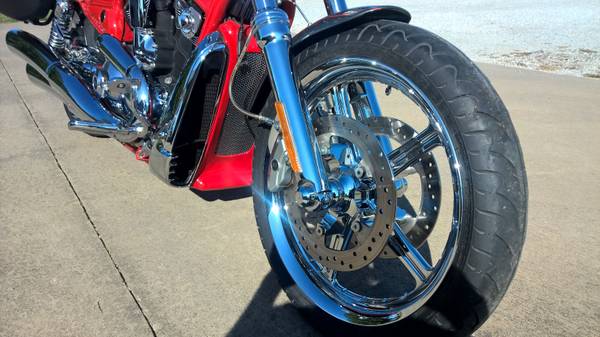 2006 Harley-Davidson, dovoz USA — foto 9 z 12