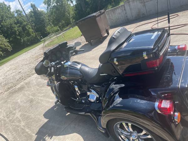 2005 Harley-Davidson, dovoz USA — foto 2 z 2