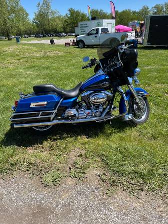2008 Harley-Davidson, dovoz USA — foto 3 z 12