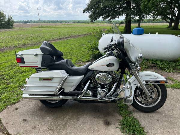 2008 Harley-Davidson, dovoz USA — foto 3 z 6