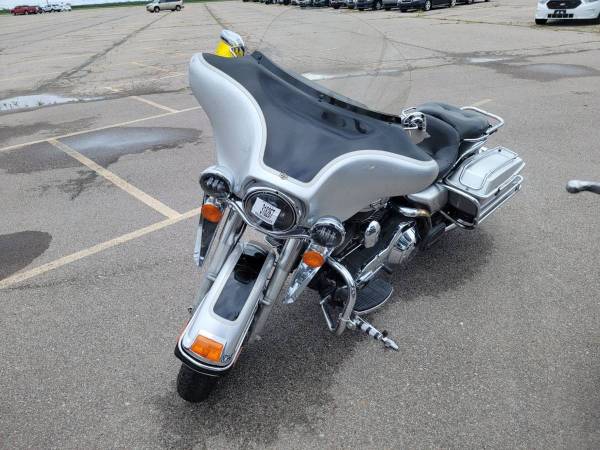 2003 Harley-Davidson, dovoz USA — foto 2 z 4
