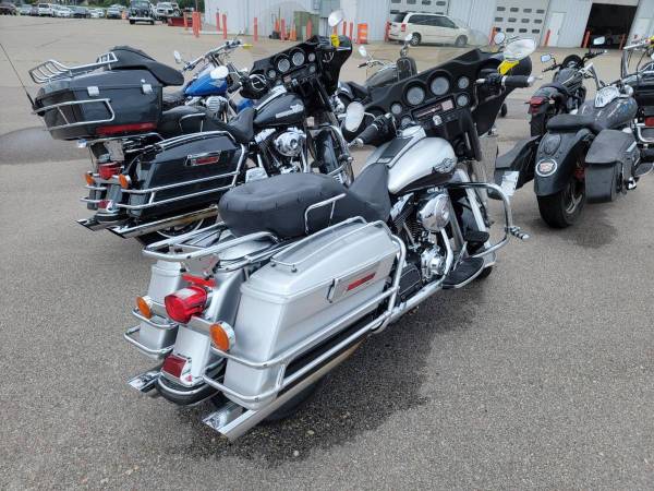 2003 Harley-Davidson, dovoz USA — foto 4 z 4