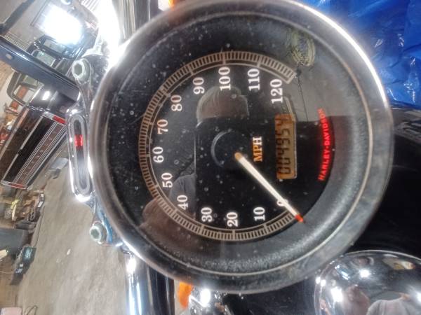 2000 Harley-Davidson, dovoz USA — foto 2 z 4