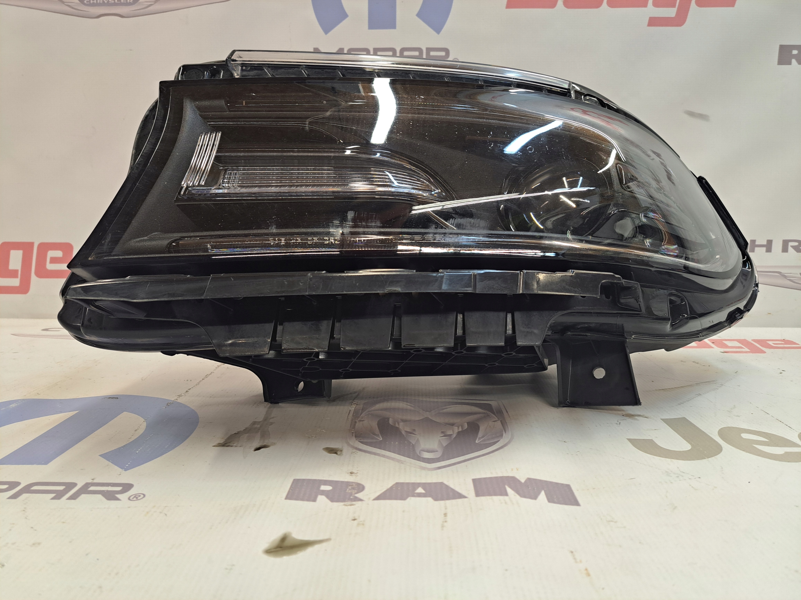 Dodge Charger 18-21 přední světlomet levá Czarnaoem, Skladem v EU — foto 2 z 8