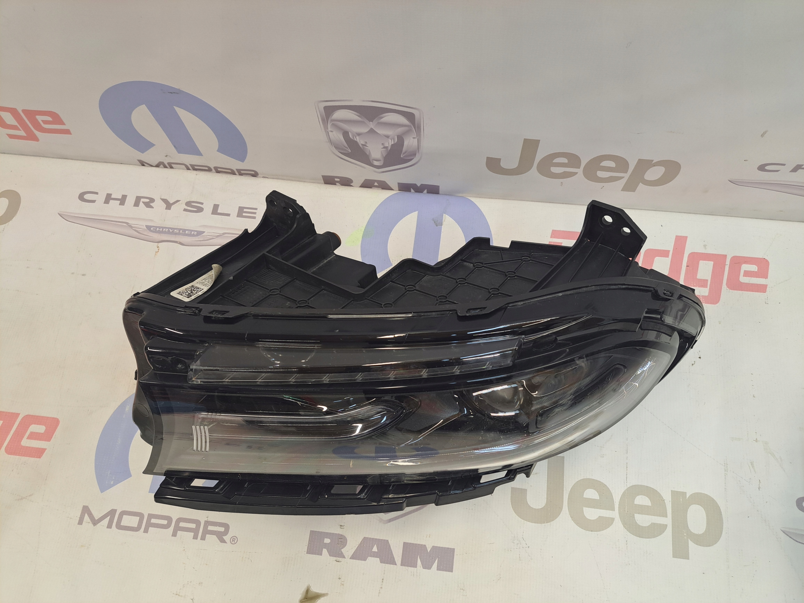 Dodge Charger 18-21 přední světlomet levá Czarnaoem, Skladem v EU — foto 3 z 8