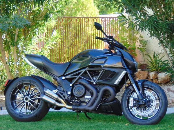 2013 Ducati, dovoz USA — foto 2 z 12