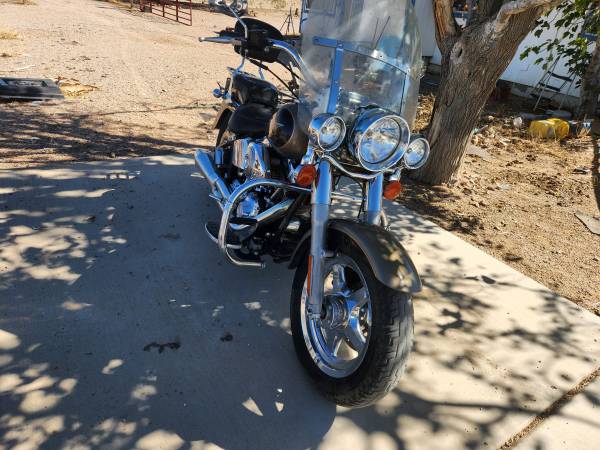 2004 Harley-Davidson, dovoz USA — foto 3 z 3