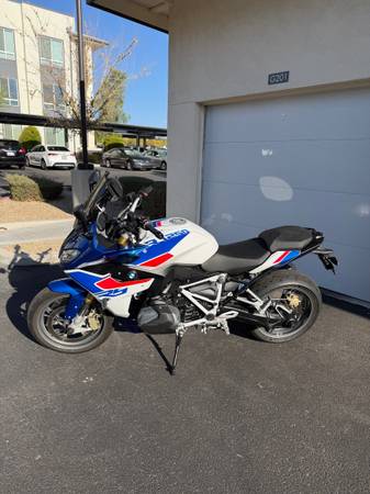 2023 BMW, dovoz USA — foto 7 z 12