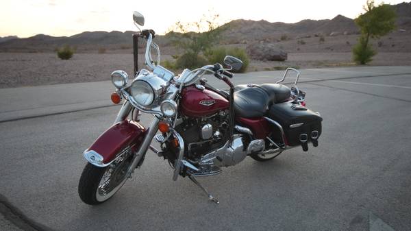 1998 Harley-Davidson, dovoz USA — foto 3 z 12