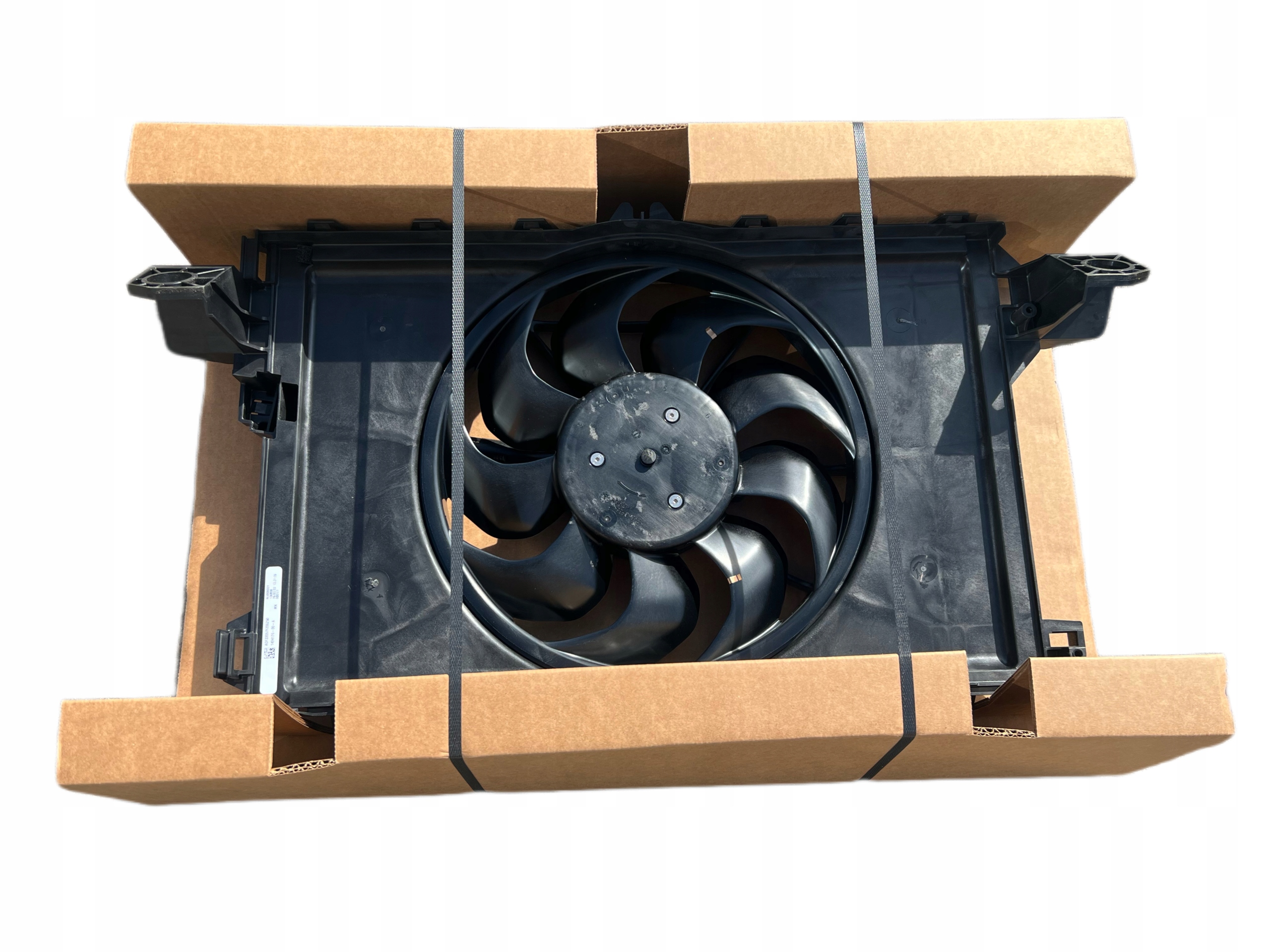 ventilátor chladič 1494175-00-a 1494179-00-b Tesla Model Y Model 3, Skladem v EU — foto 1