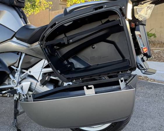 2016 BMW, dovoz USA — foto 11 z 12