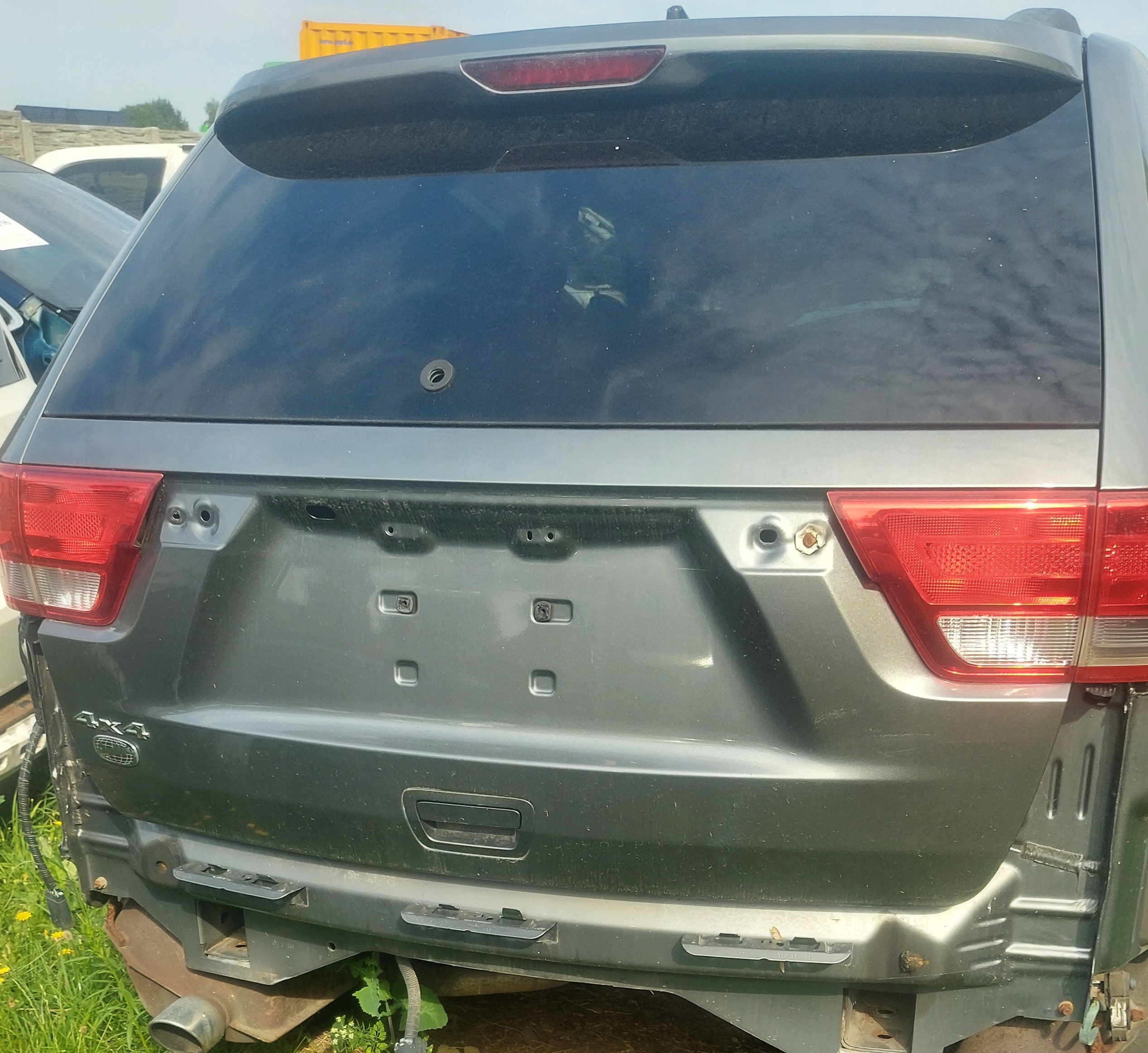 Grand Cherokee Wk2 11-13r Klapa zadní Pdm, Skladem v EU — foto 1