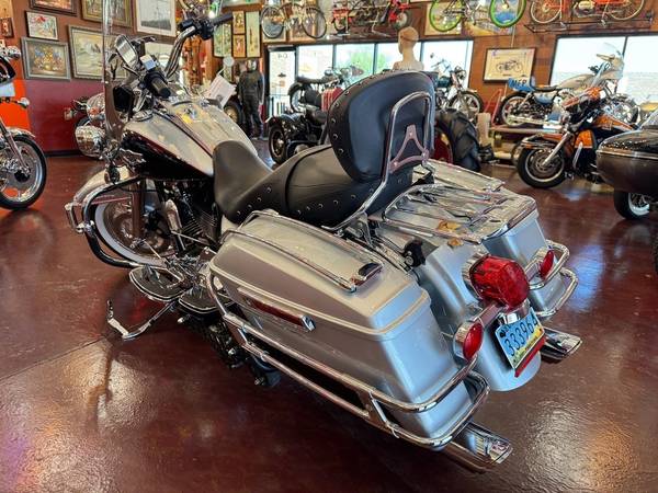 2015 Harley-Davidson, dovoz USA — foto 5 z 12