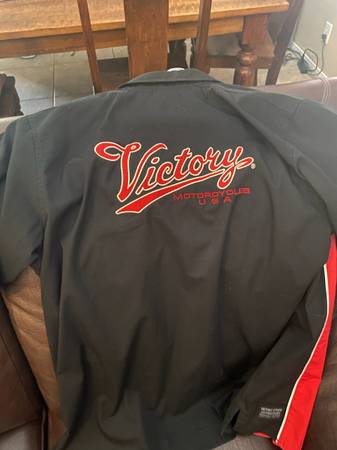 2011 Victory, dovoz USA — foto 12 z 12