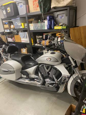 2011 Victory, dovoz USA — foto 3 z 12
