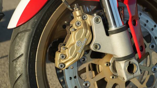 2000 Ducati, dovoz USA — foto 10 z 12