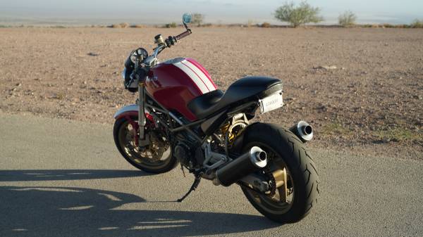 2000 Ducati, dovoz USA — foto 5 z 12