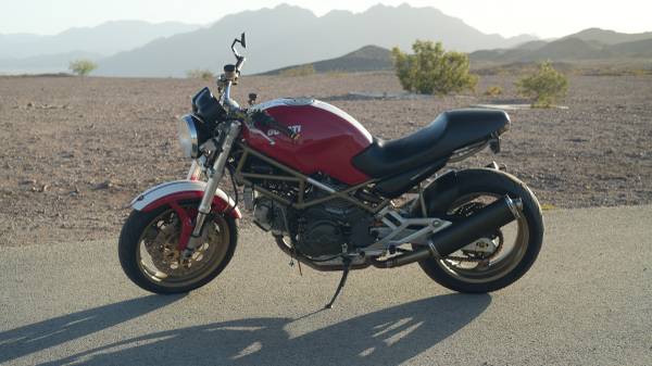 2000 Ducati, dovoz USA — foto 6 z 12