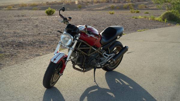 2000 Ducati, dovoz USA — foto 7 z 12
