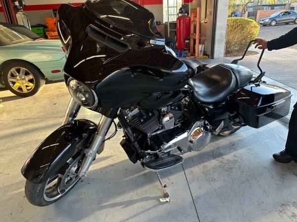 2016 Harley-Davidson, dovoz USA — foto 5 z 6