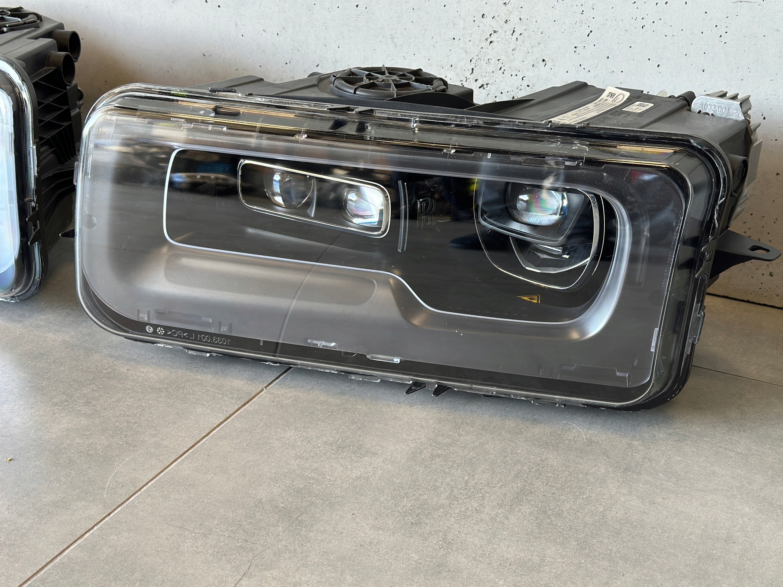 Rolls Royce Cullinan světlomety komplet levý i pravý Laser Usa 7432488 7432487, Skladem v EU — foto 4 z 11